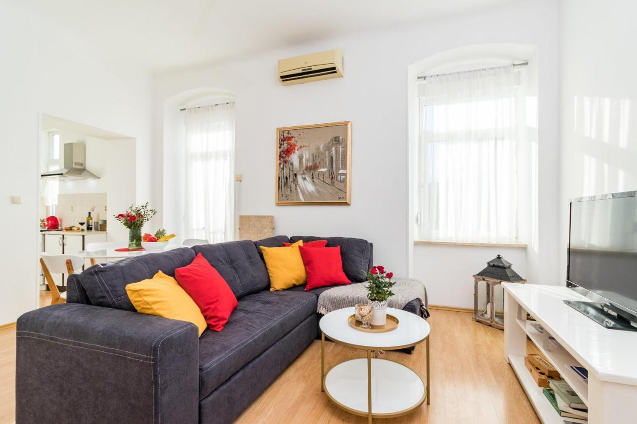 Apartman Lussi Pula Exterior foto