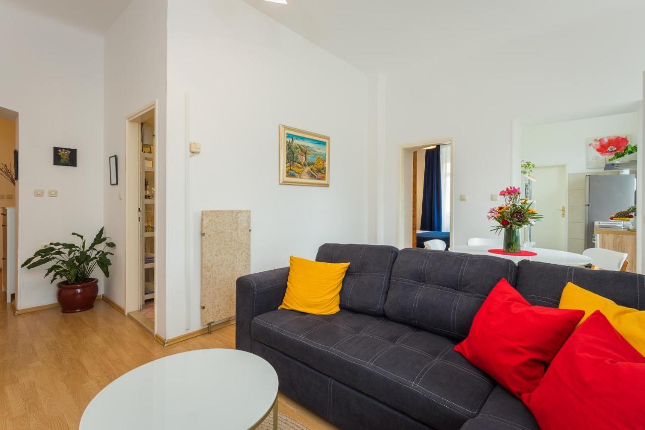 Apartman Lussi Pula Exterior foto